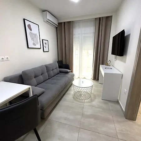 Aparthotel Navarino Luxe 4*