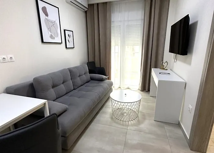 アパートホテル Navarino Luxe 4*