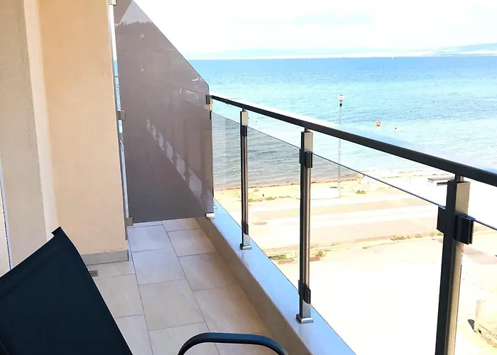 Navarino Luxe アパートホテル