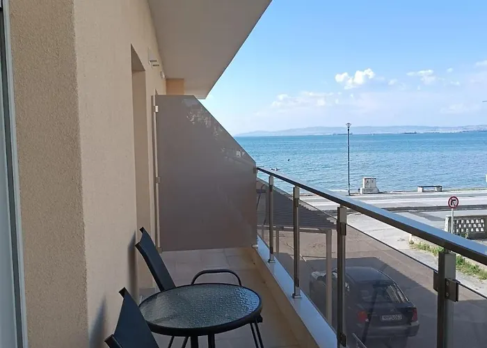 Navarino Luxe アパートホテル 4*