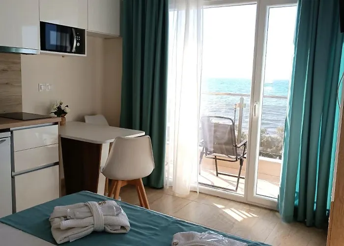 Navarino Luxe アパートホテル Peraía