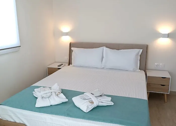 アパートホテル Navarino Luxe 4*