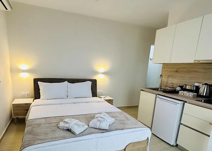 Navarino Luxe 4* Peraía