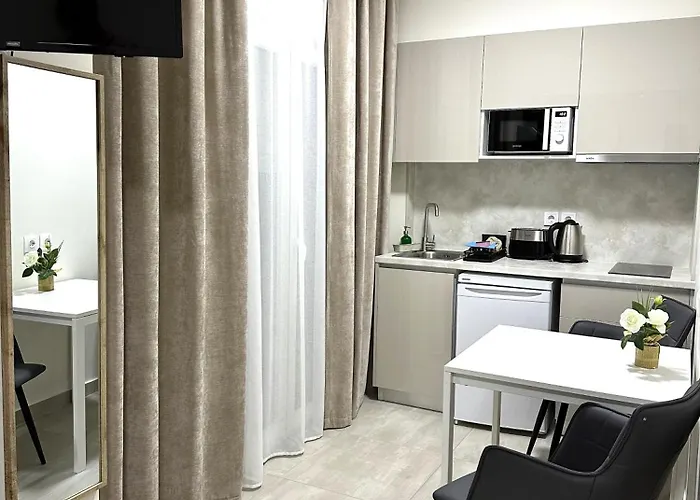 Navarino Luxe アパートホテル 4*