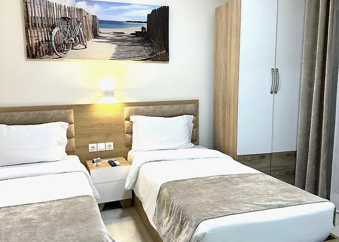 Navarino Luxe 4* Peraía