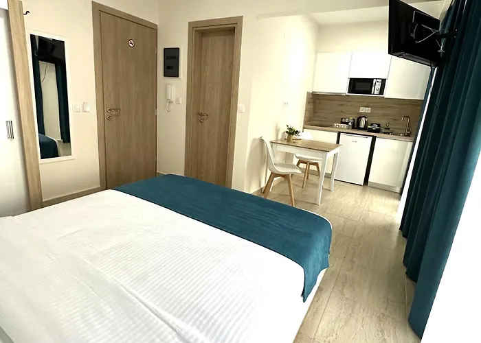 Navarino Luxe