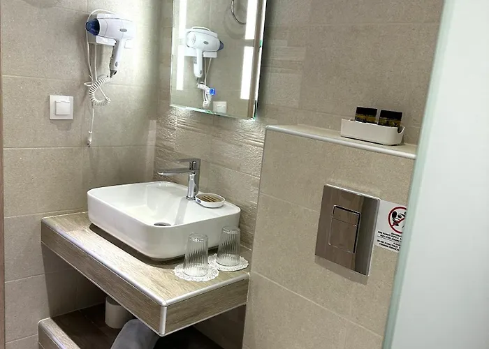 アパートホテル Navarino Luxe 4*