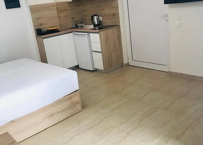 Navarino Luxe 4* Peraía