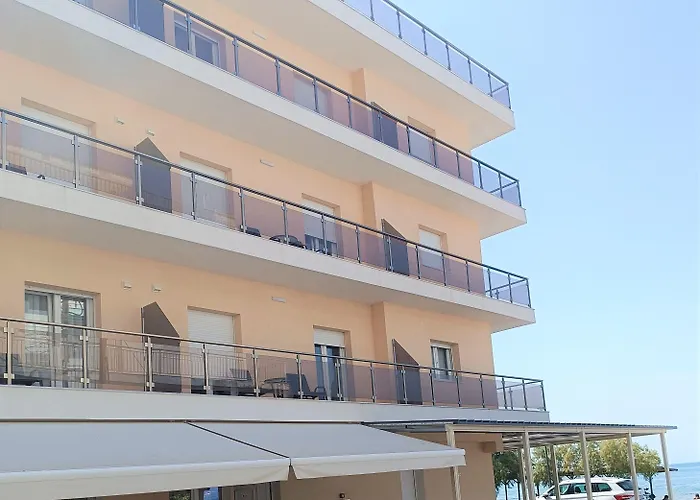 Navarino Luxe