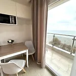 Navarino Luxe Aparthotel 4*
