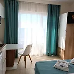 Navarino Luxe Aparthotel 4*