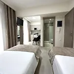Navarino Luxe Aparthotel