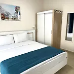 Navarino Luxe Aparthotel