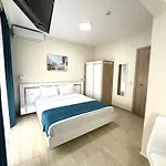 Navarino Luxe Aparthotel 4*