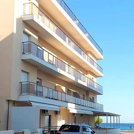 公寓式酒店 Navarino Luxe Peraía