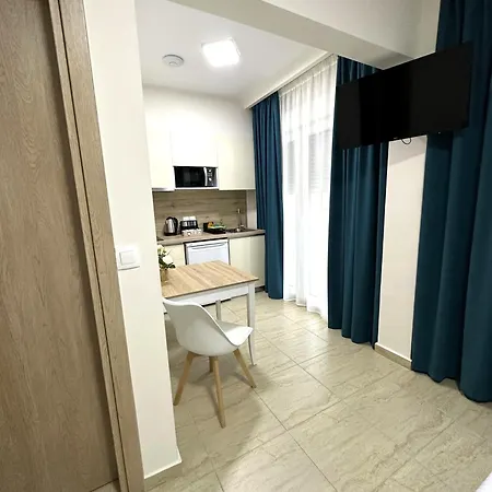 Navarino Luxe Peraía