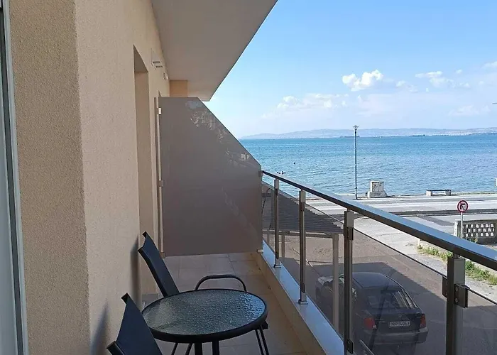 Navarino Luxe 4* Peraía