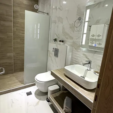 Navarino Luxe Peraía