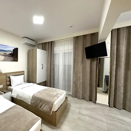 Navarino Luxe 4* Peraía