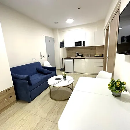 Navarino Luxe Lägenhetshotell Peraía