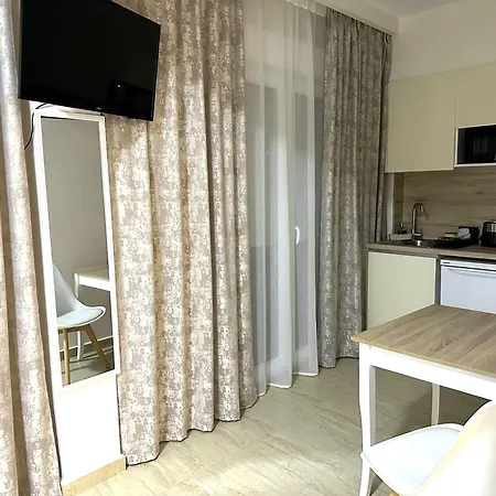Lägenhetshotell Navarino Luxe Peraía