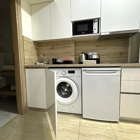 Navarino Luxe מלון דירות 4*