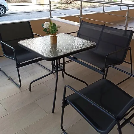 מלון דירות Navarino Luxe 4*