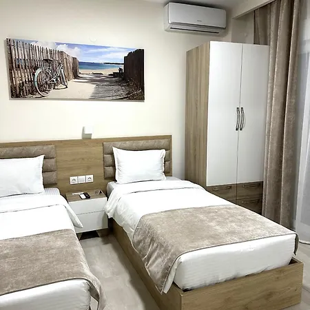 Navarino Luxe 4* Peraía