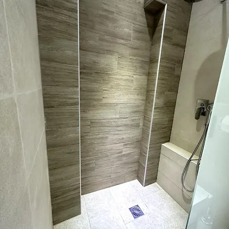 Navarino Luxe Peraía