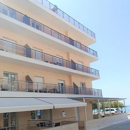 Navarino Luxe