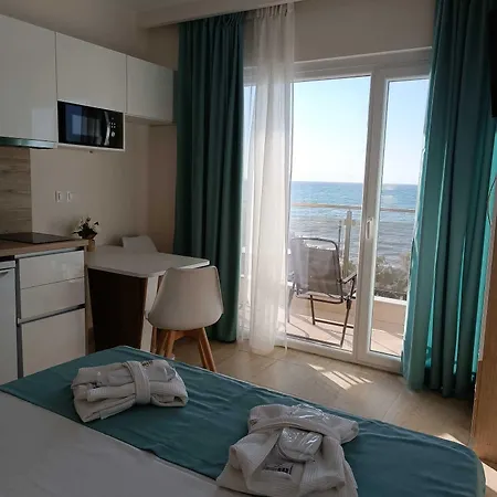 Navarino Luxe מלון דירות