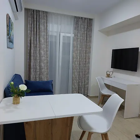 Navarino Luxe מלון דירות