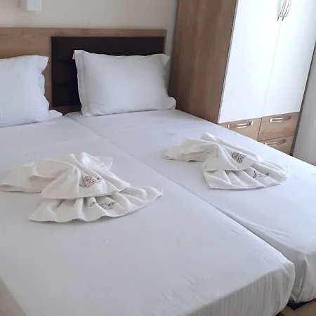 Navarino Luxe Peraía