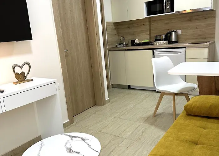 Navarino Luxe شقة فندقية 4*