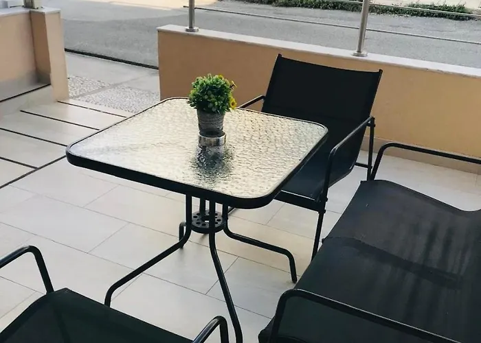 Navarino Luxe